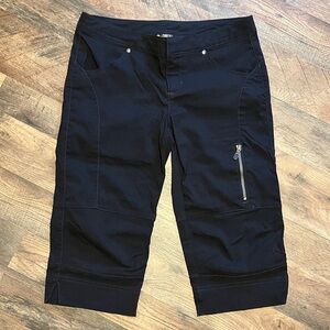 Athleta Black Cropped Cargo Capri Pants